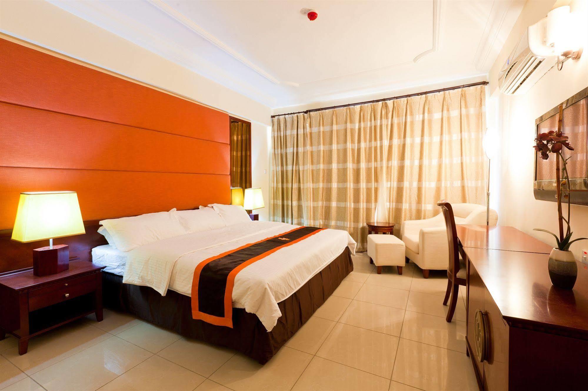 Royal Nick Hotel Lashibi ภายนอก รูปภาพ
