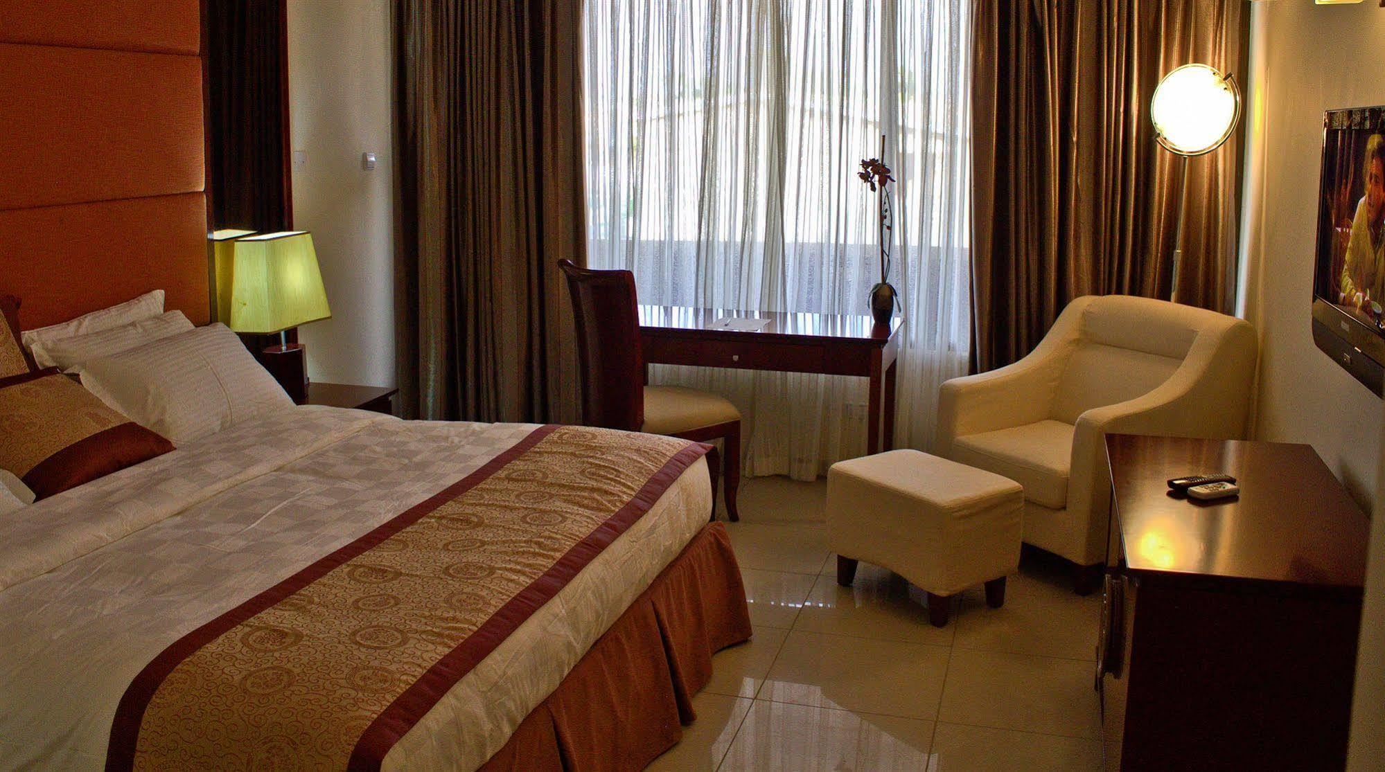 Royal Nick Hotel Lashibi ภายนอก รูปภาพ