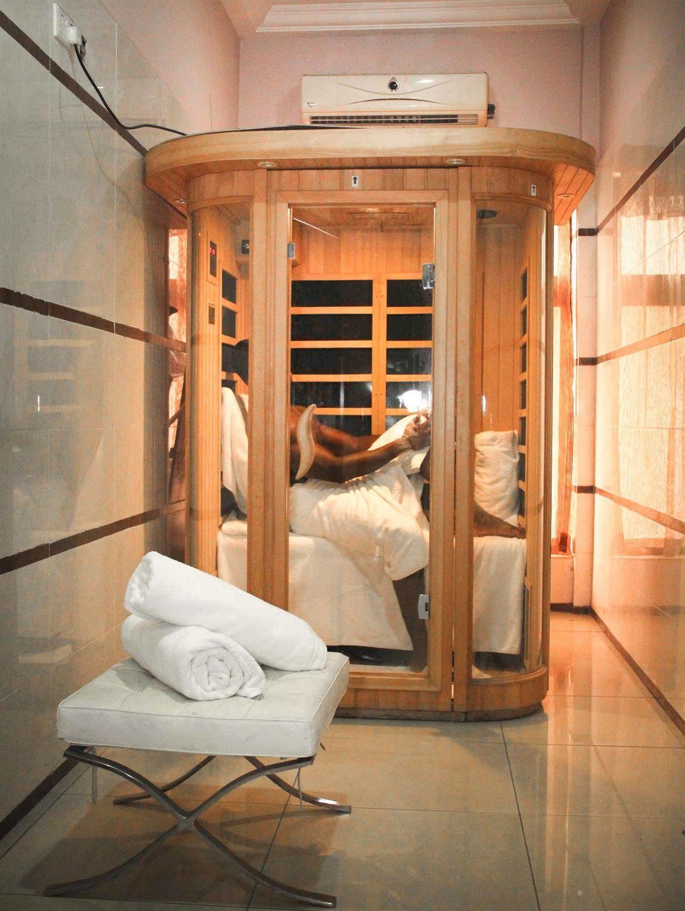 Royal Nick Hotel Lashibi ภายนอก รูปภาพ