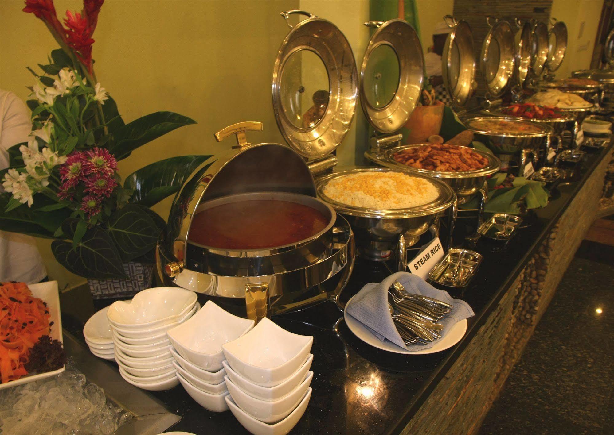 Royal Nick Hotel Lashibi ภายนอก รูปภาพ