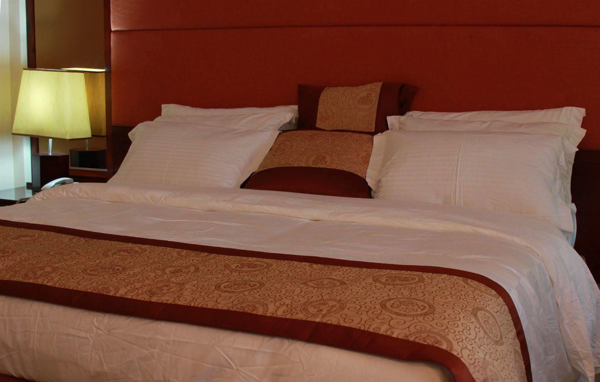 Royal Nick Hotel Lashibi ภายนอก รูปภาพ