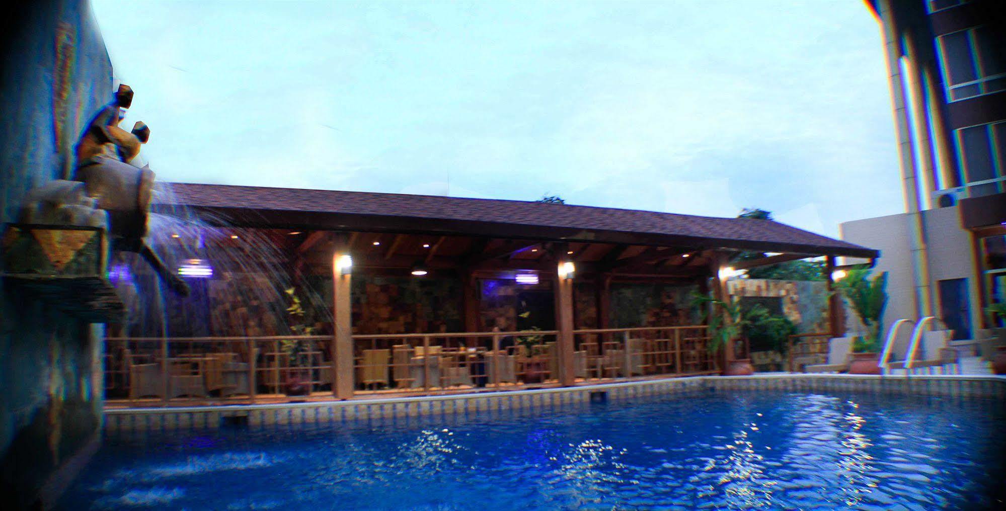 Royal Nick Hotel Lashibi ภายนอก รูปภาพ