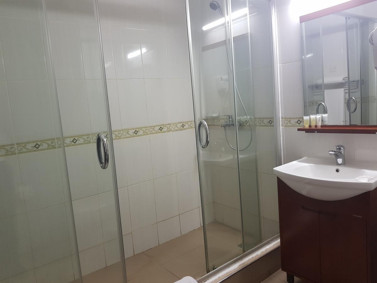 Royal Nick Hotel Lashibi ภายนอก รูปภาพ