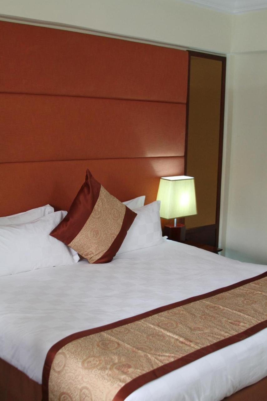 Royal Nick Hotel Lashibi ภายนอก รูปภาพ