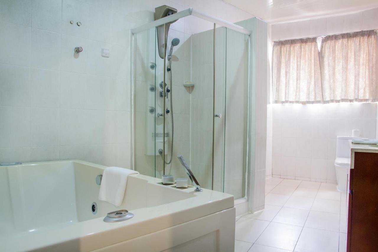 Royal Nick Hotel Lashibi ภายนอก รูปภาพ