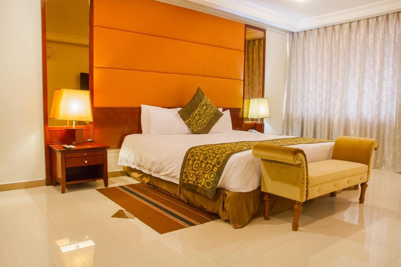 Royal Nick Hotel Lashibi ภายนอก รูปภาพ