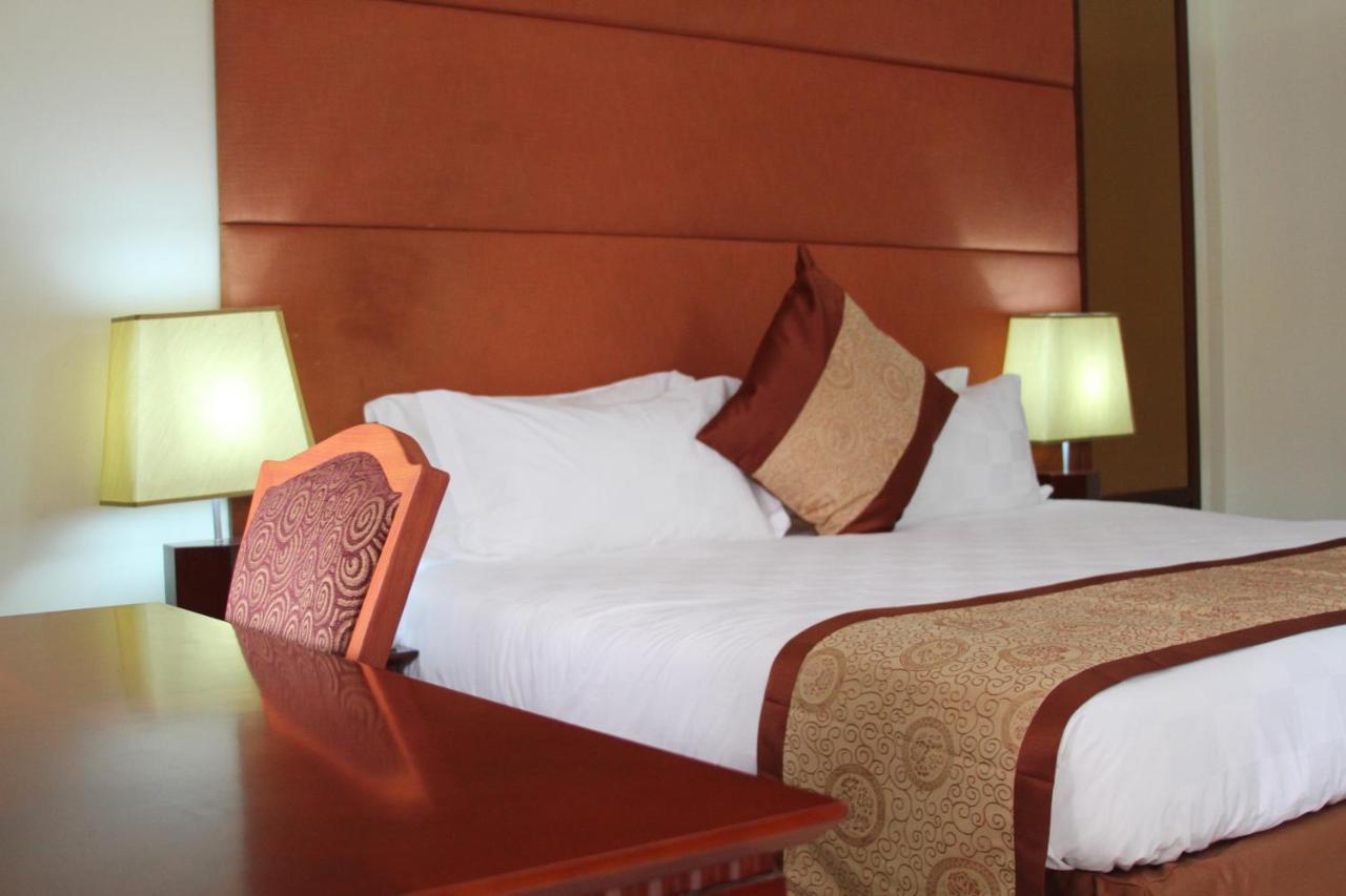 Royal Nick Hotel Lashibi ภายนอก รูปภาพ